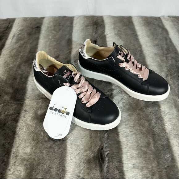 Super cute Diadora sneakers! - Picture 1 of 8